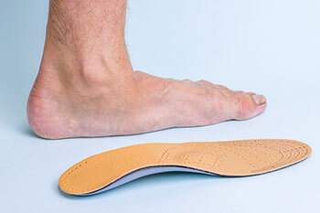 Flat feet treatment in the Tarrant County: Arlington, Fort Worth, Haltom City, Euless, Bedford, Dallas County: Dallas, Irving, Grand Prairie, Farmers Branch, Denton County: Flower Mound, Denton, Collin County: Plano, Garland areas